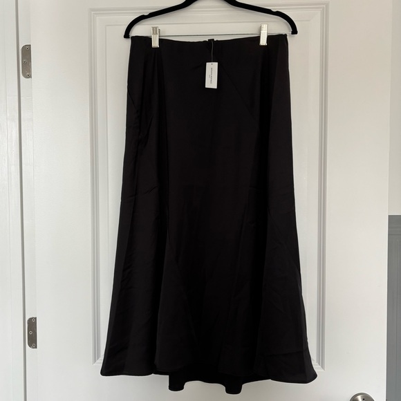Banana Republic midi slip skirt black medium - Picture 3 of 9